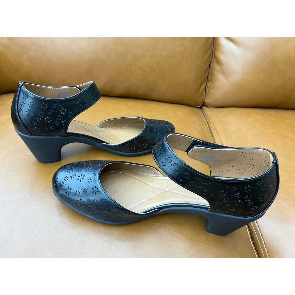 Easy Spirit Caty3 Pumps Womens 8W Black Laser Cut Mary Jane Heels
